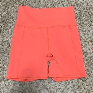 Vuori shorts with pocket
